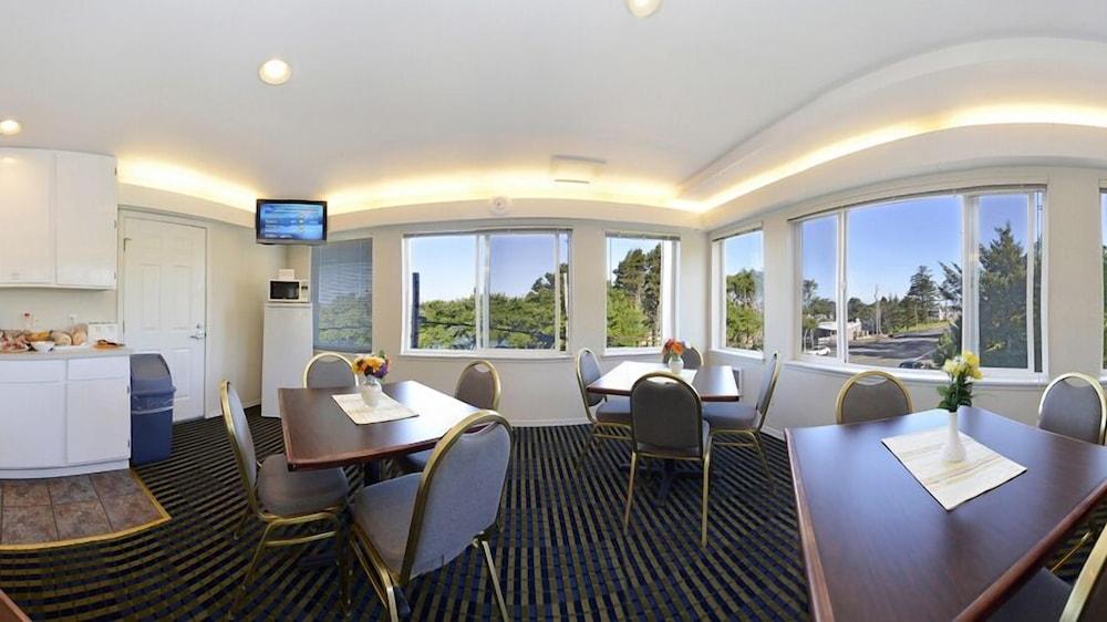 Travelodge By Wyndham Depoe Bay Extérieur photo