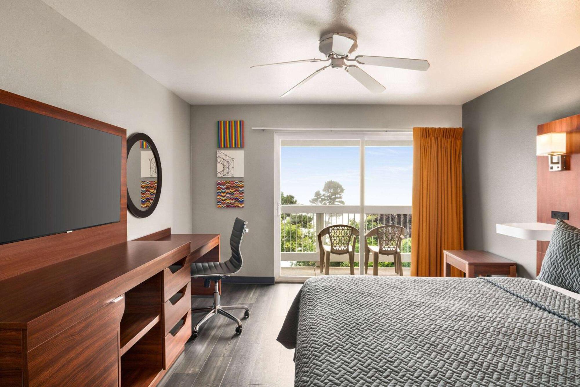Travelodge By Wyndham Depoe Bay Extérieur photo