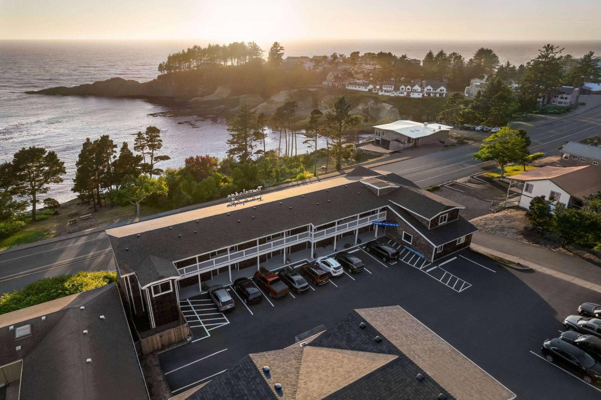 Travelodge By Wyndham Depoe Bay Extérieur photo